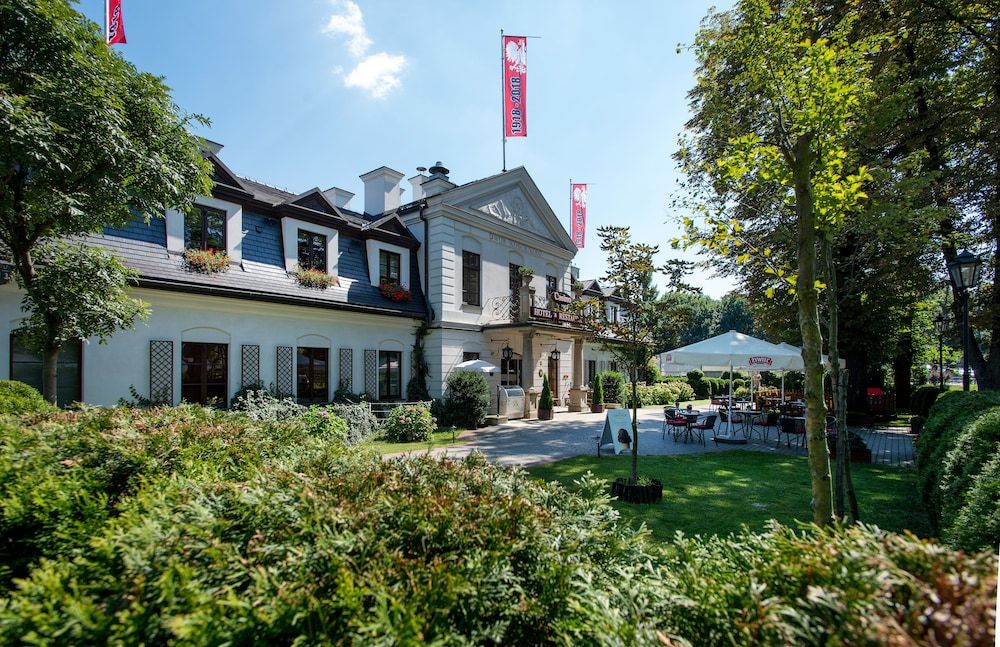 Dwor Kosciuszko i Krakow Se priser her!